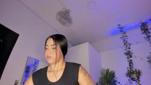 Image 2 of cloe_cifuentes Stream on Chaturbate on 13 months ago