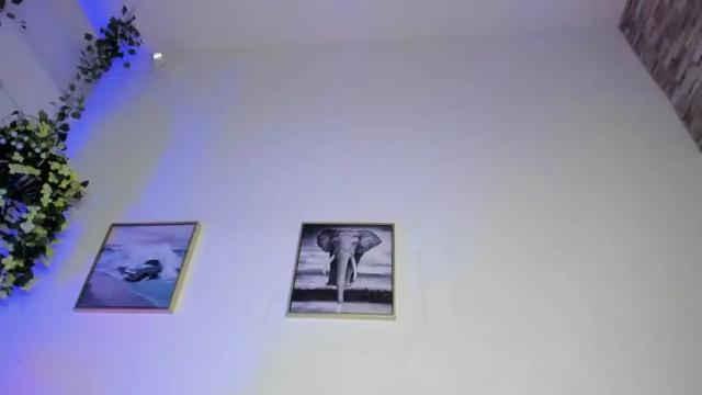 Image 2 of cloe_cifuentes Stream on Chaturbate on 13 months ago