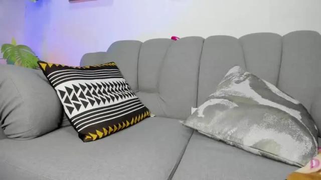Image 6 of cloe_cifuentes Stream on Chaturbate on 13 months ago