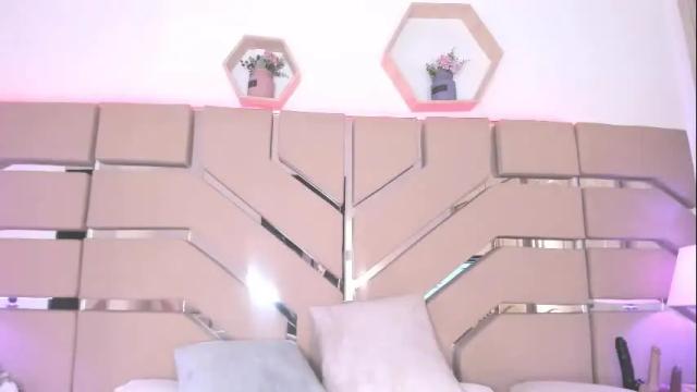 Image 11 of cloe_cifuentes Stream on Chaturbate on 26 days ago