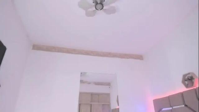 Image 12 of cloe_cifuentes Stream on Chaturbate on 12 days ago