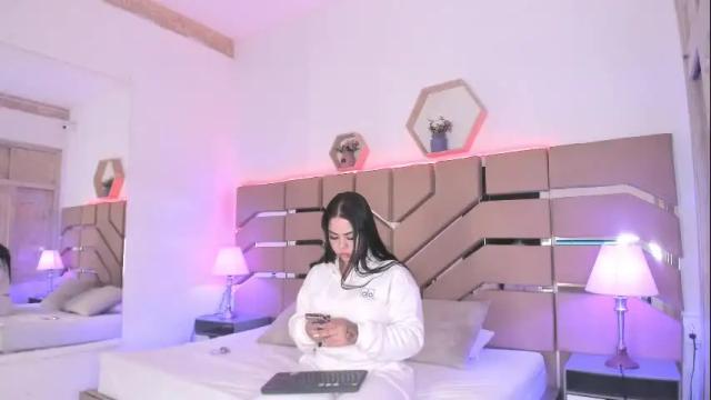 Thumbnail 1, cloe_cifuentes's Stream at Chaturbate, 1 month ago