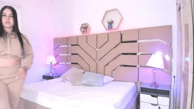 Image 2 of cloe_cifuentes Stream on Chaturbate on 1 month ago