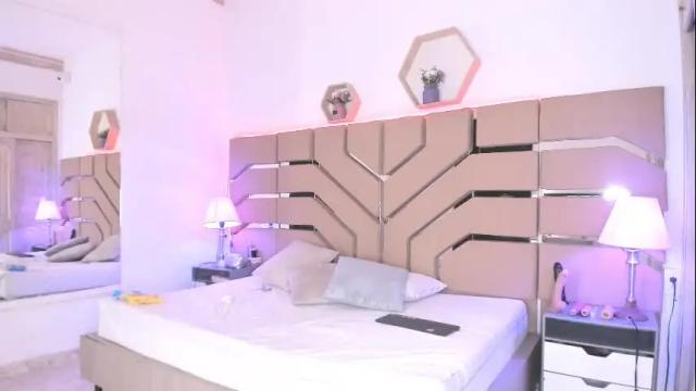 Image 8 of cloe_cifuentes Stream on Chaturbate on 1 month ago