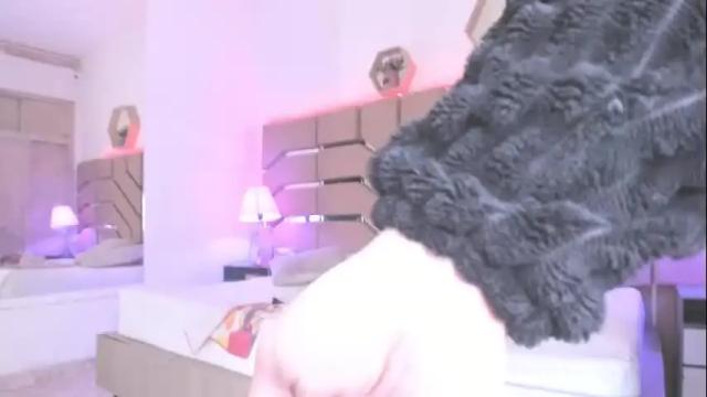 Image 3 of cloe_cifuentes Stream on Chaturbate on 1 month ago