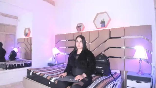 Image 3 of cloe_cifuentes Stream on Chaturbate on 1 month ago