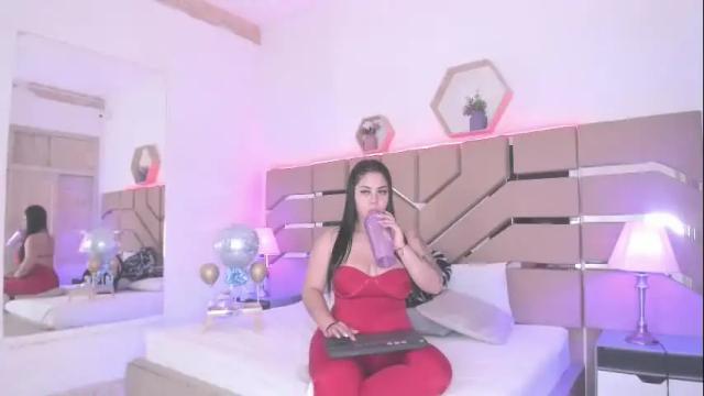 Image 8 of cloe_cifuentes Stream on Chaturbate on 18 days ago