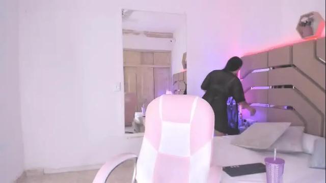 Image 3 of cloe_cifuentes Stream on Chaturbate on 17 days ago