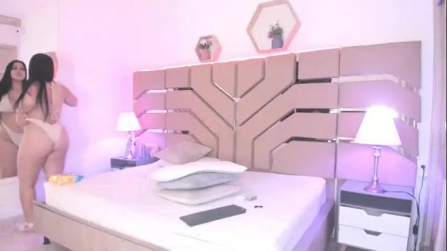 Image 12 of cloe_cifuentes Stream on Chaturbate on 11 days ago