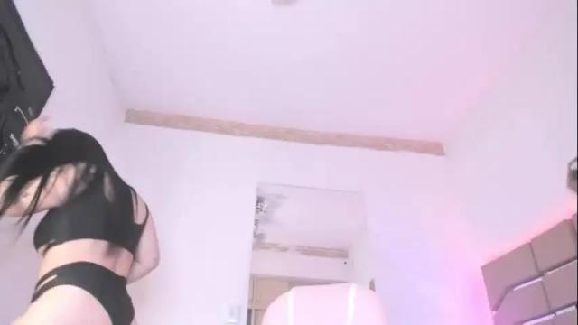 Image 10 of cloe_cifuentes Stream on Chaturbate on 8 days ago
