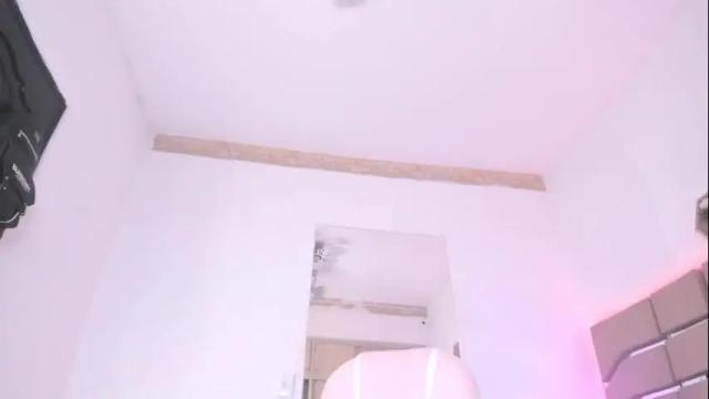 Image 11 of cloe_cifuentes Stream on Chaturbate on 8 days ago
