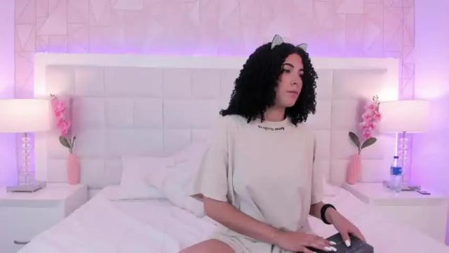 Thumbnail 2, cloe_diamond's Stream at Chaturbate, 18 months ago