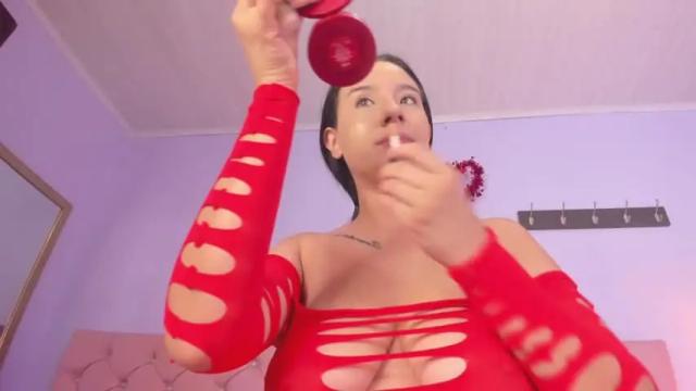 Image 3 of cloe_jone Stream on Chaturbate on 14 months ago