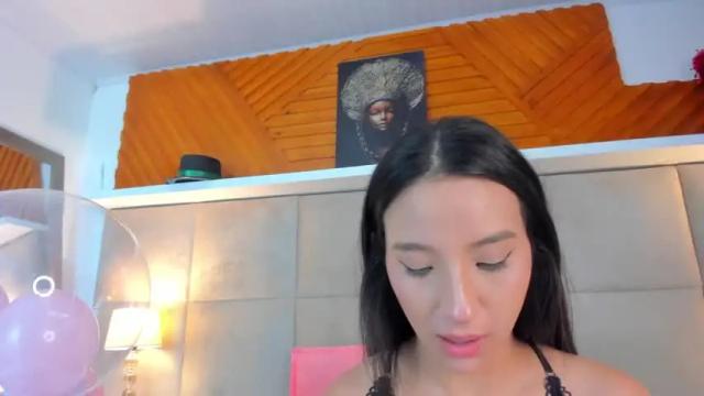 Image 11 of cloe_jone Stream on Chaturbate on 13 months ago