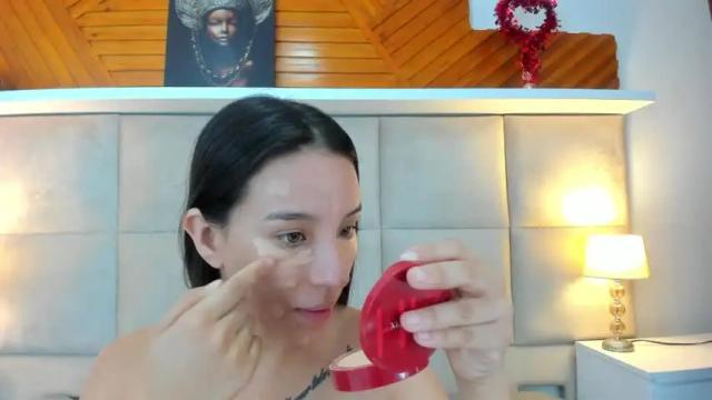 Image 2 of cloe_jone Stream on Chaturbate on 13 months ago