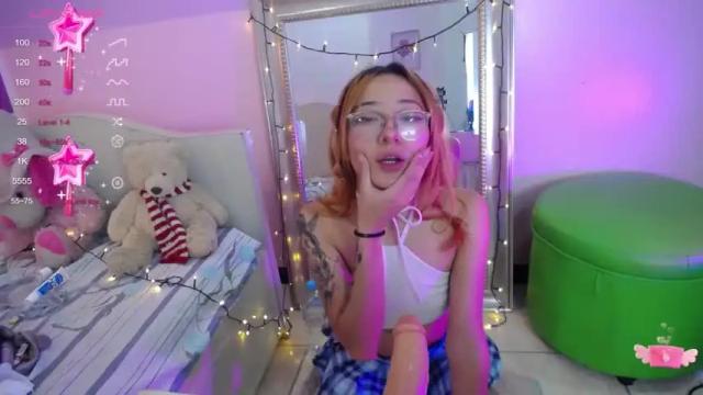 Image 3 of cloe_leeee Stream on Chaturbate on 13 months ago