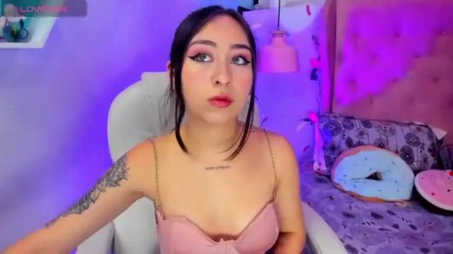 Image 10 of cloe_martinez_ Stream on Chaturbate on 12 months ago