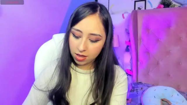 Image 12 of cloe_martinez_ Stream on Chaturbate on 12 months ago