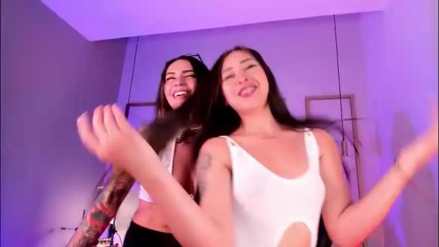 Image 2 of cloe_martinez_ Stream on Chaturbate on 2 months ago