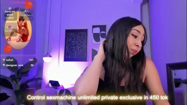 Image 12 of cloe_martinez_ Stream on Chaturbate on 1 month ago