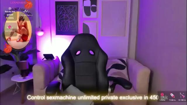 Image 3 of cloe_martinez_ Stream on Chaturbate on 1 month ago