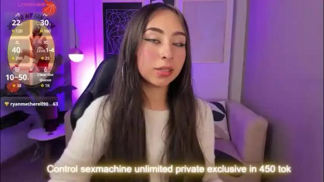 Image 7 of cloe_martinez_ Stream on Chaturbate on 1 month ago