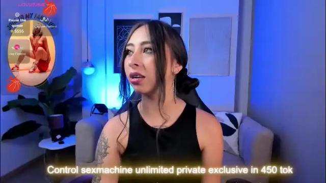 Image 8 of cloe_martinez_ Stream on Chaturbate on 1 month ago