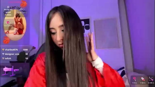 Image 7 of cloe_martinez_ Stream on Chaturbate on 1 month ago