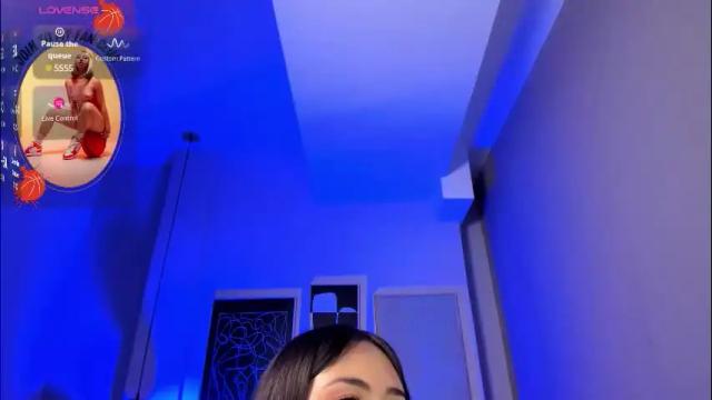 Image 11 of cloe_martinez_ Stream on Chaturbate on 1 month ago