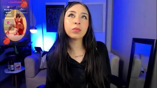 Image 7 of cloe_martinez_ Stream on Chaturbate on 1 month ago