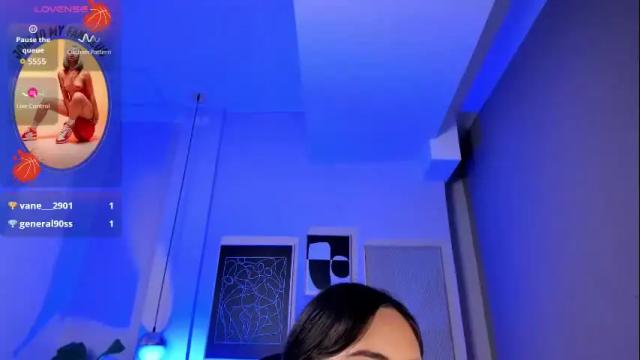 Image 8 of cloe_martinez_ Stream on Chaturbate on 1 month ago