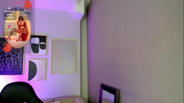 Image 2 of cloe_martinez_ Stream on Chaturbate on 1 month ago