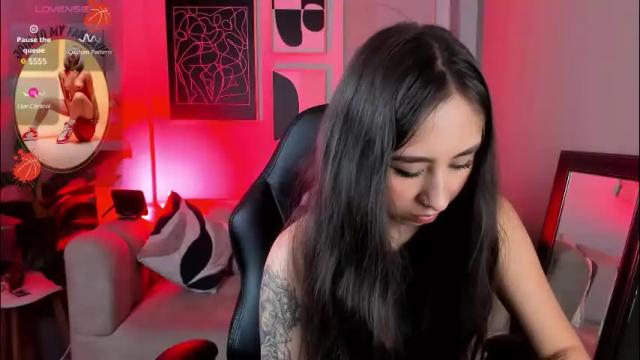 Image 10 of cloe_martinez_ Stream on Chaturbate on 1 month ago