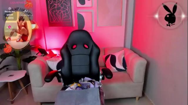 Image 3 of cloe_martinez_ Stream on Chaturbate on 25 days ago