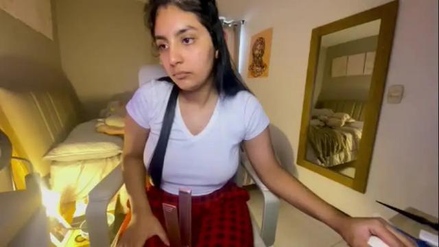 Image 4 of cloe_small08 Stream on Chaturbate on 5 days ago