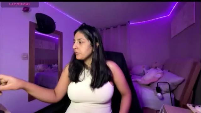 Image 10 of cloe_small08 Stream on Chaturbate on 2 months ago