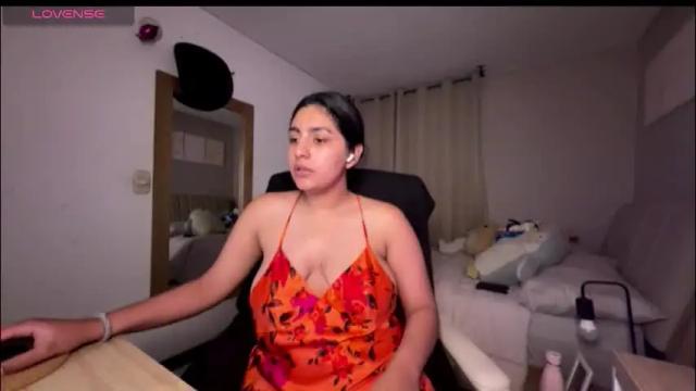 Image 10 of cloe_small08 Stream on Chaturbate on 2 months ago