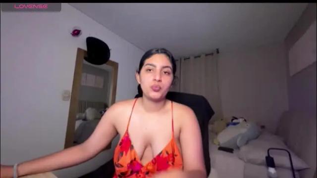 Image 4 of cloe_small08 Stream on Chaturbate on 2 months ago