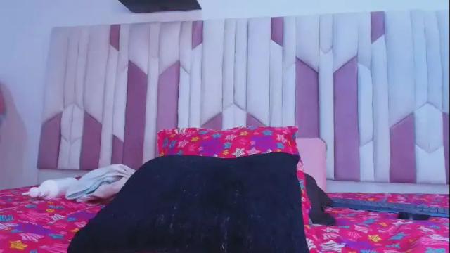 Image 3 of cloe_stanfort Stream on Chaturbate on 1 month ago