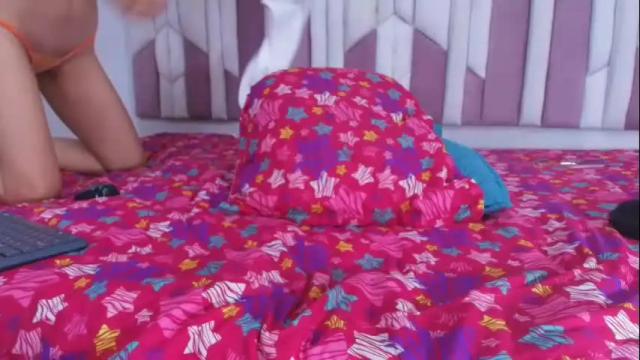 Image 3 of cloe_stanfort Stream on Chaturbate on 12 days ago