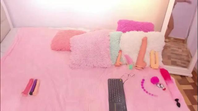 Image 7 of cloee_love Stream on Chaturbate on 2 months ago