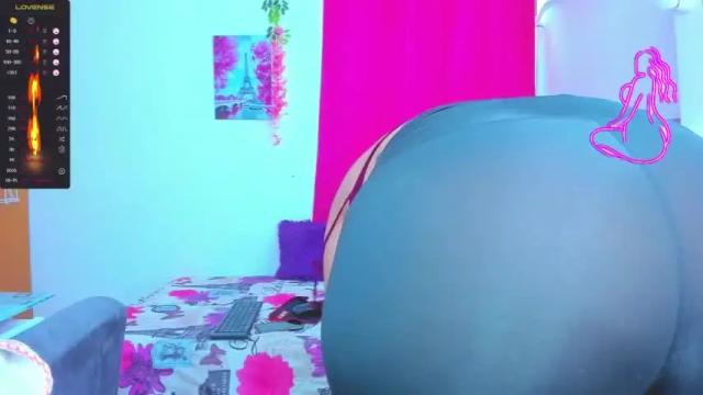 Image 2 of cloeh_bigass Stream on Chaturbate on 19 months ago