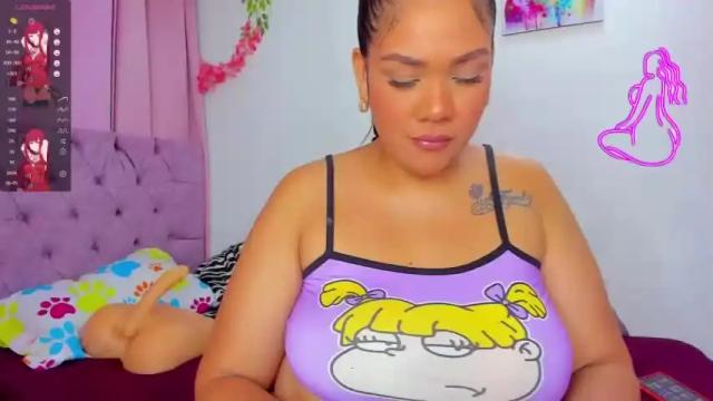 Image 4 of cloeh_bigass Stream on Chaturbate on 17 months ago