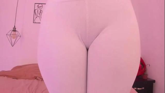 Image 12 of cloehonney Stream on Chaturbate on 2 months ago