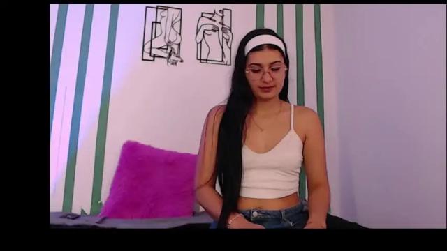 Image 11 of cloehonney Stream on Chaturbate on 1 month ago