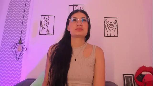 Image 3 of cloehonney Stream on Chaturbate on 1 month ago