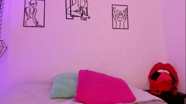 Image 11 of cloehonney Stream on Chaturbate on 1 month ago