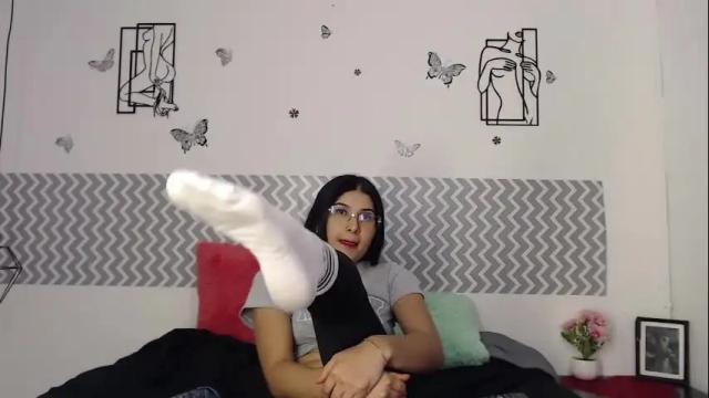 Image 12 of cloehonney Stream on Chaturbate on 23 days ago