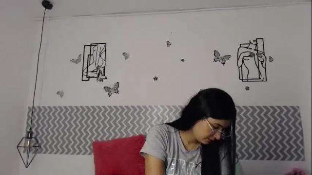 Image 3 of cloehonney Stream on Chaturbate on 23 days ago