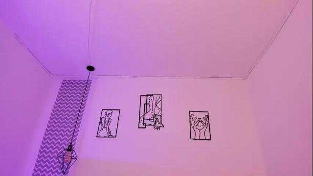 Image 4 of cloehonney Stream on Chaturbate on 2 months ago